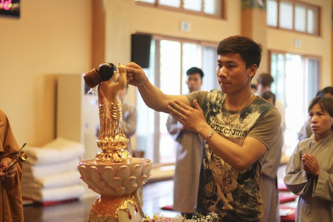 Lễ Tắm Phật tại chùa Cham Jeoun Uri - Hàn Quốc