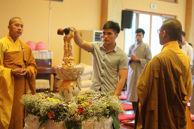 Lễ Tắm Phật tại chùa Cham Jeoun Uri - Hàn Quốc