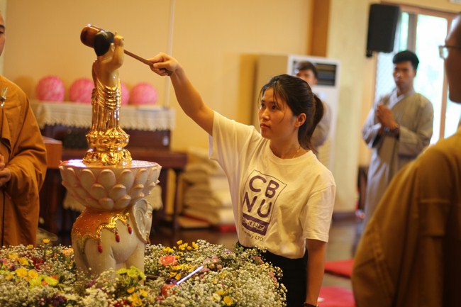 Lễ Tắm Phật tại chùa Cham Jeoun Uri - Hàn Quốc