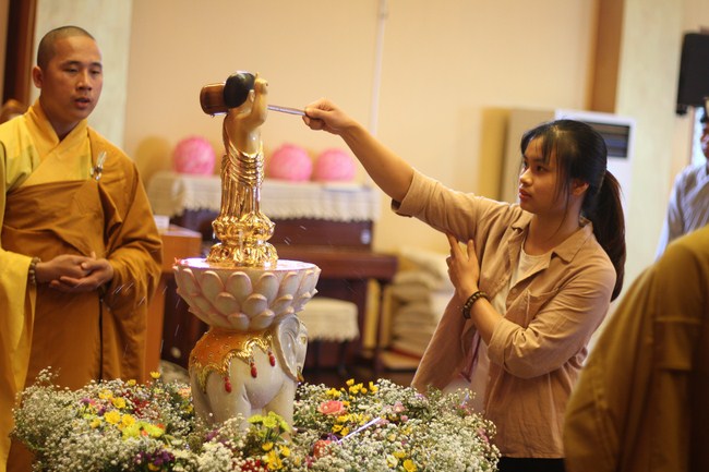 Lễ Tắm Phật tại chùa Cham Jeoun Uri - Hàn Quốc