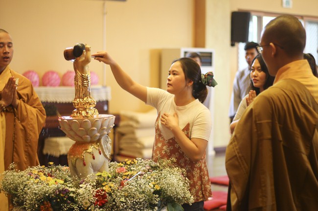 Lễ Tắm Phật tại chùa Cham Jeoun Uri - Hàn Quốc