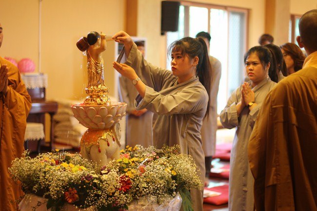 Lễ Tắm Phật tại chùa Cham Jeoun Uri - Hàn Quốc