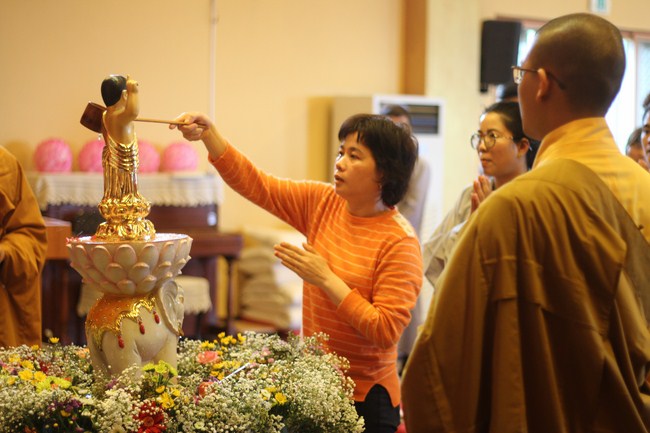 Lễ Tắm Phật tại chùa Cham Jeoun Uri - Hàn Quốc