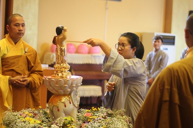 Lễ Tắm Phật tại chùa Cham Jeoun Uri - Hàn Quốc