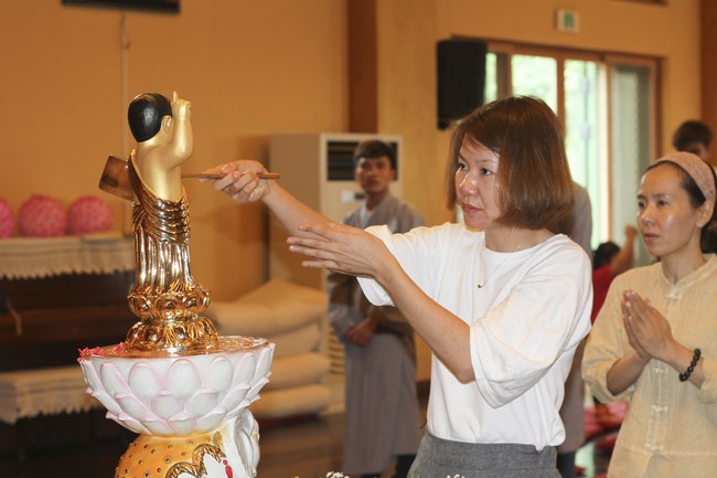 Lễ Tắm Phật tại chùa Cham Jeoun Uri - Hàn Quốc