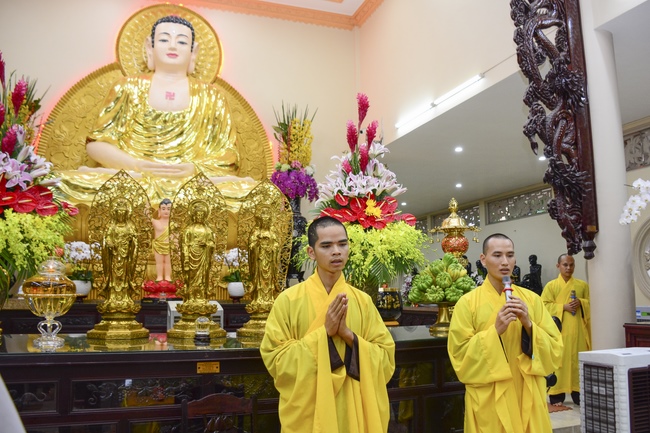 Nguyen Van Cu’s High-school-student prayed before the final exam