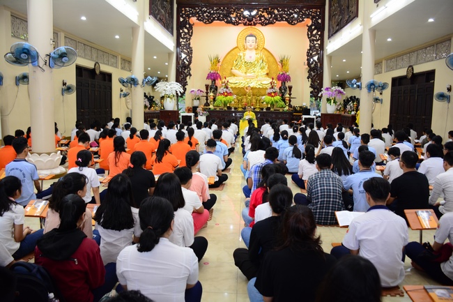 Nguyen Van Cu’s High-school-student prayed before the final exam