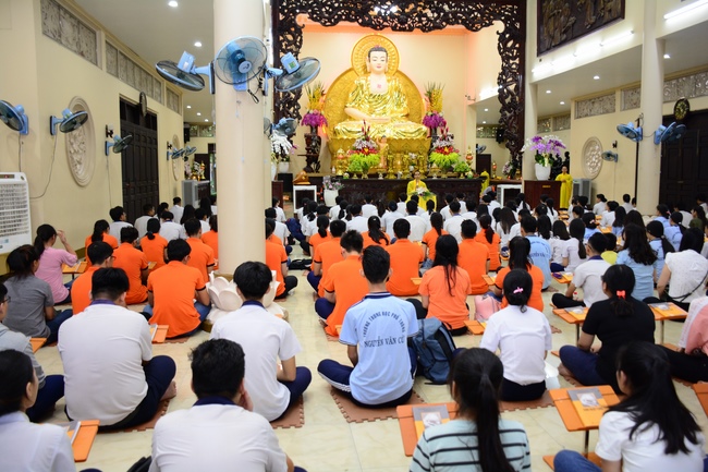Nguyen Van Cu’s High-school-student prayed before the final exam