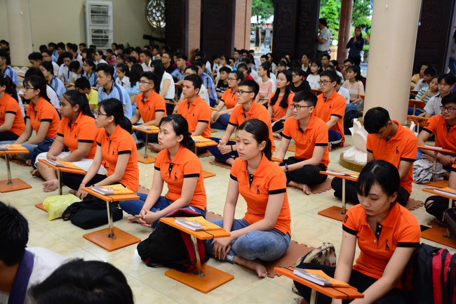 Nguyen Van Cu’s High-school-student prayed before the final exam