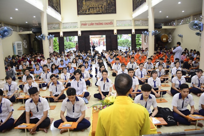 Nguyen Van Cu’s High-school-student prayed before the final exam