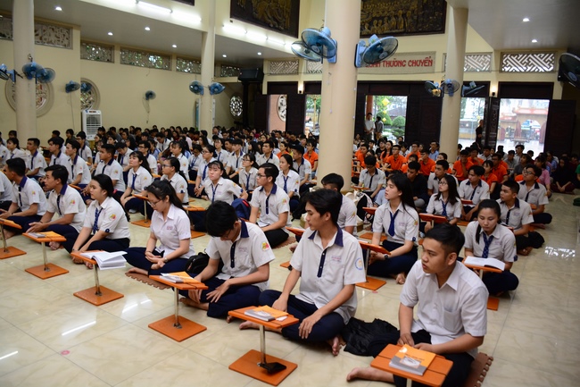 Nguyen Van Cu’s High-school-student prayed before the final exam