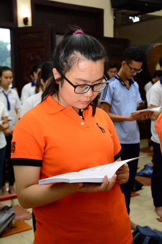 Nguyen Van Cu’s High-school-student prayed before the final exam