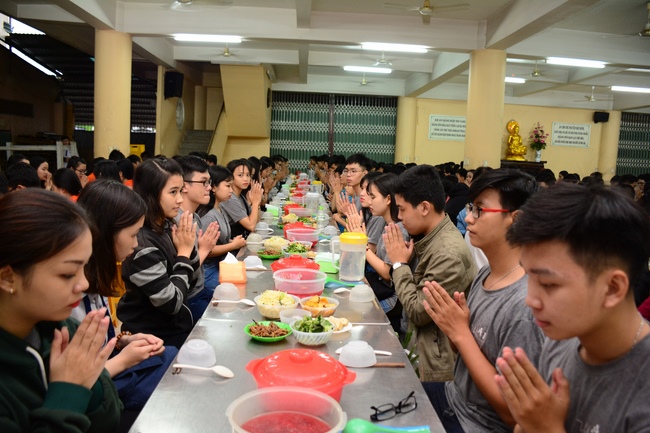 Nguyen Van Cu’s High-school-student prayed before the final exam