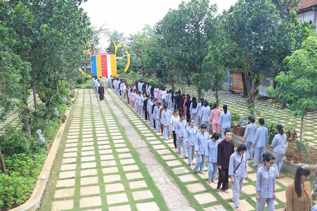 Hà Nội: Gần 150 bạn trẻ cùng tham dự khóa tu “Về để lắng nghe”