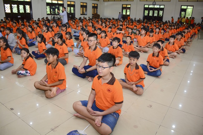 Buổi nói chuyện với các em thiếu nhi lớp học hè