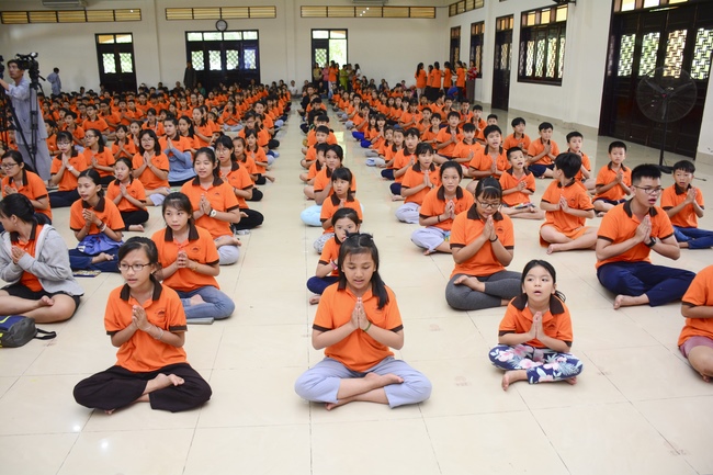 Buổi nói chuyện với các em thiếu nhi lớp học hè