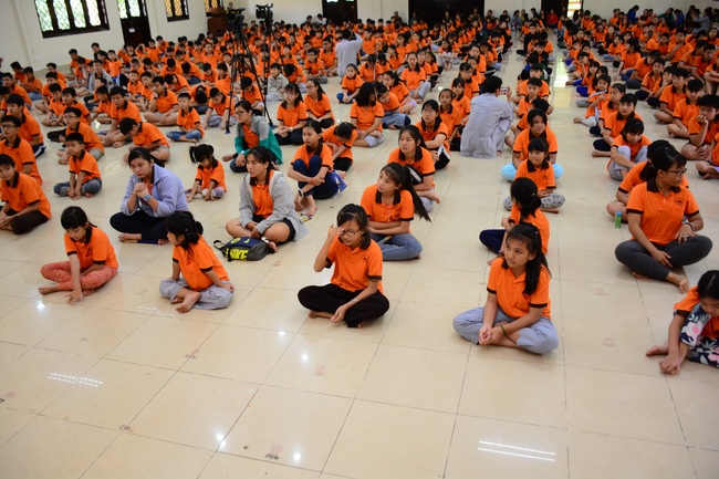 Buổi nói chuyện với các em thiếu nhi lớp học hè