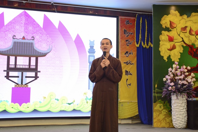 Buổi nói chuyện với các em thiếu nhi lớp học hè