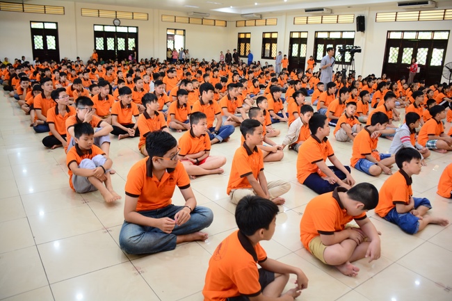 Buổi nói chuyện với các em thiếu nhi lớp học hè