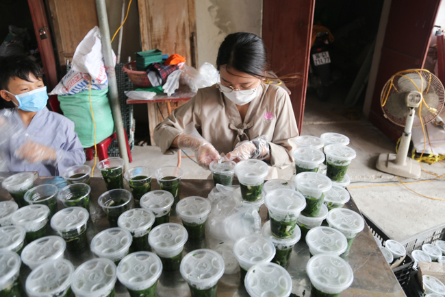 Praying before Examination at Dong Cao Pagoda – Thanh Hoa