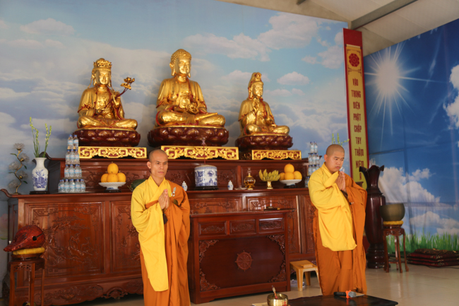 Praying before Examination at Dong Cao Pagoda – Thanh Hoa