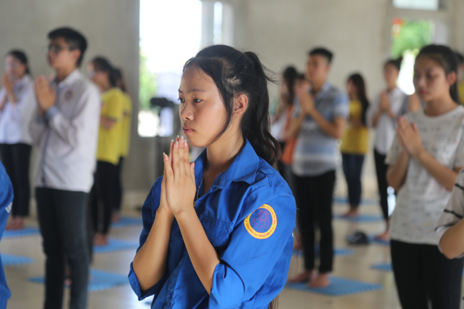 Praying before Examination at Dong Cao Pagoda – Thanh Hoa