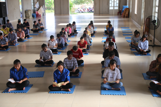 Praying before Examination at Dong Cao Pagoda – Thanh Hoa