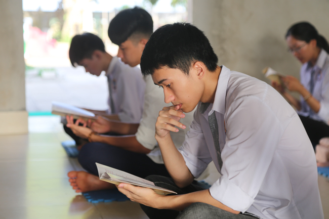 Praying before Examination at Dong Cao Pagoda – Thanh Hoa