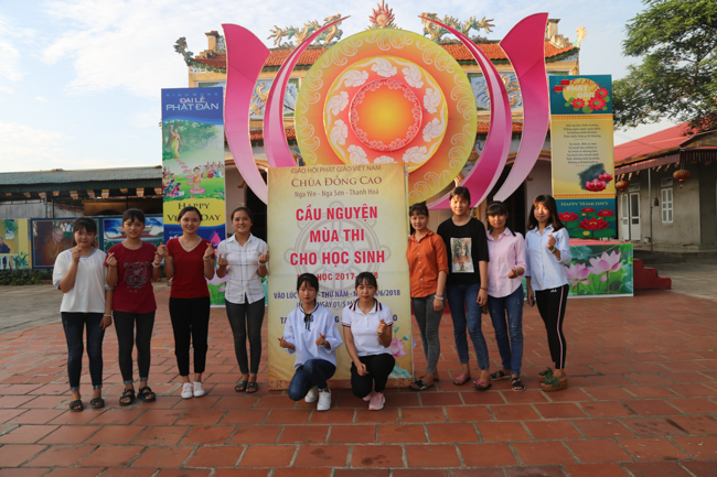 Praying before Examination at Dong Cao Pagoda – Thanh Hoa