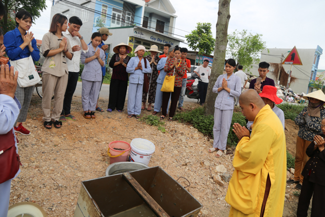 Praying before Examination at Dong Cao Pagoda – Thanh Hoa