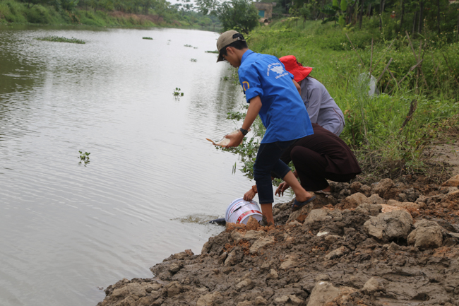 Praying before Examination at Dong Cao Pagoda – Thanh Hoa