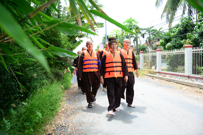 Releasing creatures in An Giang