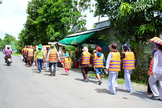 Releasing creatures in An Giang