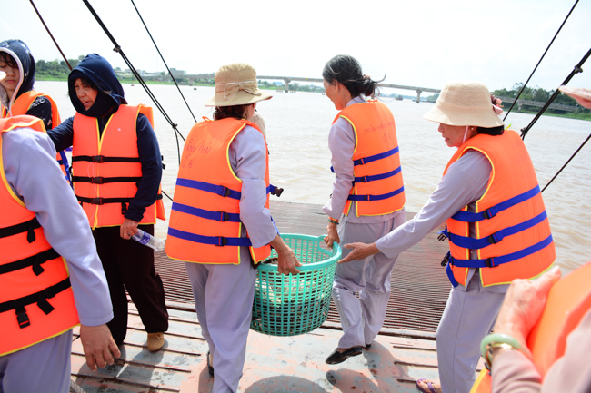 Releasing creatures in An Giang