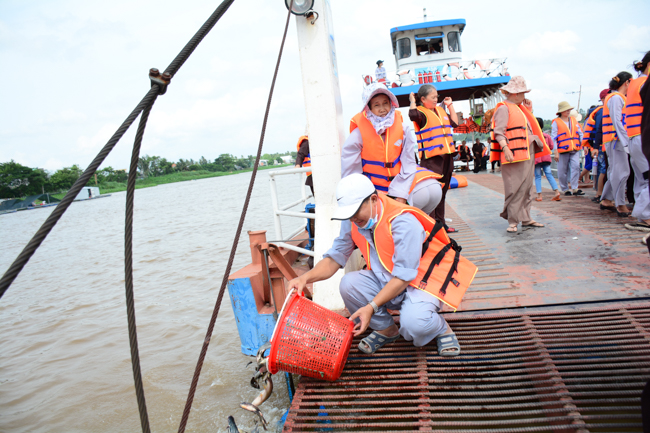 Releasing creatures in An Giang