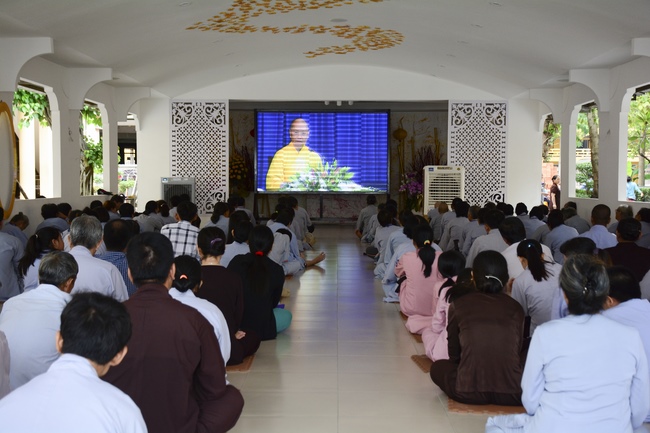 Tu niệm Phật một ngày