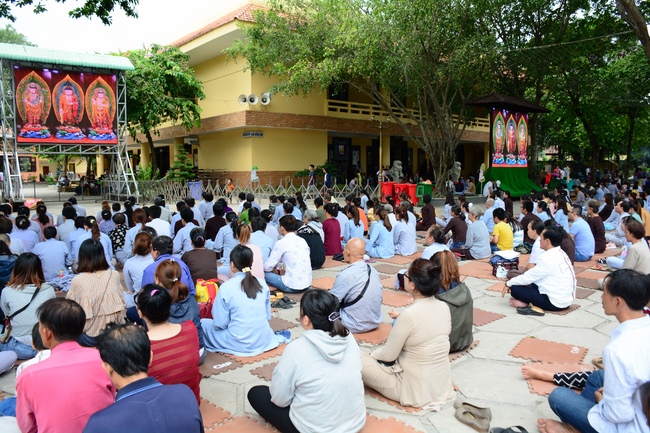 Tu niệm Phật một ngày