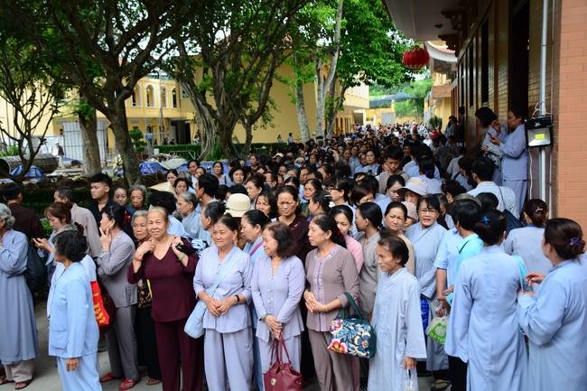 Tu niệm Phật một ngày