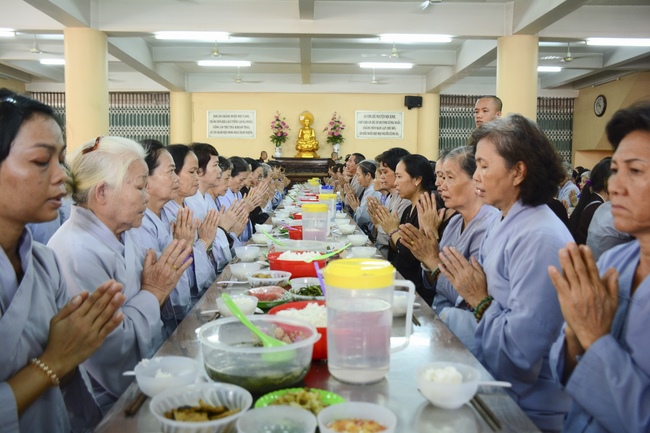 Tu niệm Phật một ngày