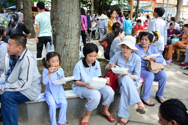 Tu niệm Phật một ngày