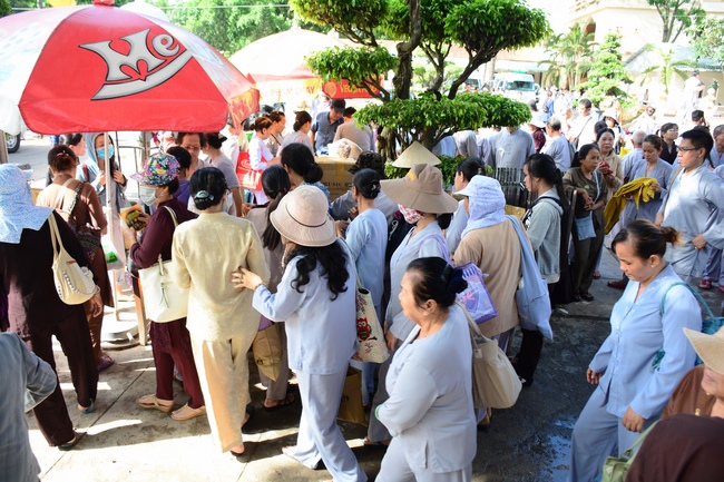Tu niệm Phật một ngày