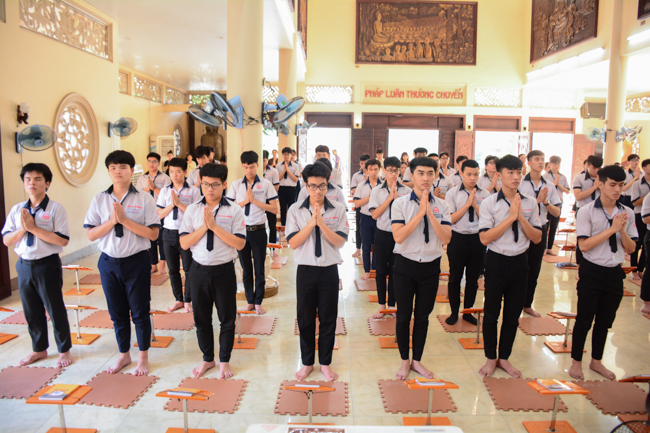Humanity’s High-School-Student Prayed Before The Final Exam