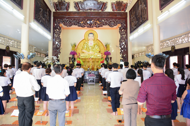 Humanity’s High-School-Student Prayed Before The Final Exam