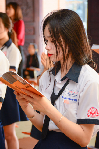 Humanity’s High-School-Student Prayed Before The Final Exam