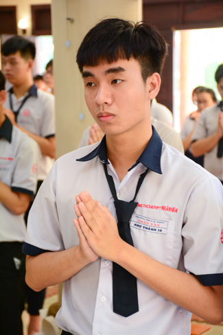 Humanity’s High-School-Student Prayed Before The Final Exam