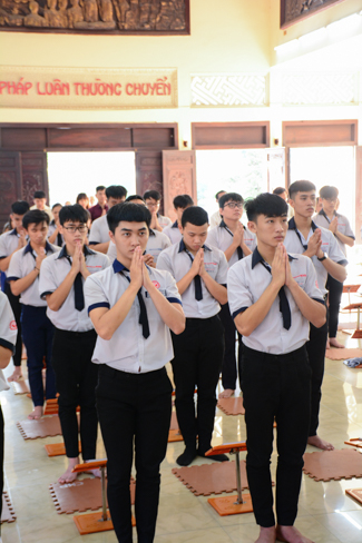Humanity’s High-School-Student Prayed Before The Final Exam