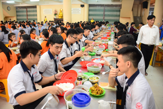 Humanity’s High-School-Student Prayed Before The Final Exam