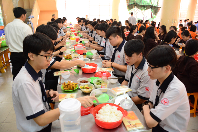 Humanity’s High-School-Student Prayed Before The Final Exam