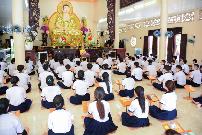 Humanity’s High-School-Student Prayed Before The Final Exam