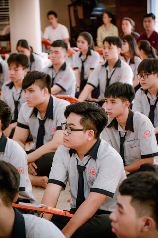 Humanity’s High-School-Student Prayed Before The Final Exam